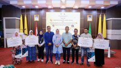 Bupati Barru Serahkan Bantuan Pembangunan Rumah Layak Huni