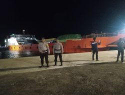 Polisi Amankan Kapal Sandar Perdana di Pelabuhan PT SMA