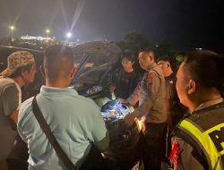 Polisi Gercep Beri Bantuan Kepada Pemudik