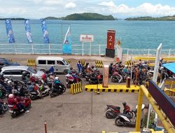 Puncak Arus Mudik Di Pelabuhan Merak Hingga Malam Takbiran