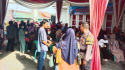 Polisi Gelar Khitan Massal Hingga Bagi Ratusan Paket Sembako di May Day