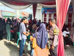 Polisi Gelar Khitan Massal Hingga Bagi Ratusan Paket Sembako di May Day