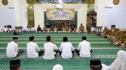 Wabup Lantik Pengurus Masjid Agung Nurul Iman