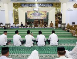 Wabup Lantik Pengurus Masjid Agung Nurul Iman