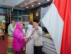 Bupati Lepas CJH di Baruga Singkerru Ada’e