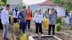 Bupati Pimpin Aksi Rabu Bersih di Kawasan TMP