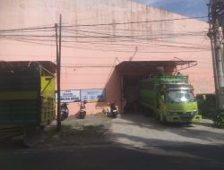 Gedung Futsal Jadi Gudang Beras Tuai Sorotan