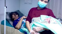 Melampaui Batas Kemanusiaan, Kisah Bidan Muda di Tengah Amukan Gelombang