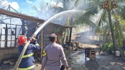 Gegara Ditinggal Keundangan Satu Unit Rumah Terbakar