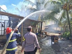 Gegara Ditinggal Keundangan Satu Unit Rumah Terbakar