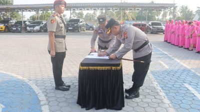 AKBP Toni Kasmiri Pimpin Kenaikan Pangkat 52 Personel
