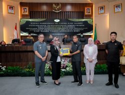 Bupati Serahkan LKPj APBD Tahun 2025