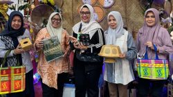 Wastra Corak Barru Jadi Primadona Pengunjung