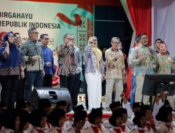 Bupati Makan Malam Bersama di Alun-Alun Colliq Pujie
