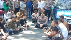 Kapolres Pinrang Duduk Bersama Peserta Aksi Dengar Aspirasi Massa