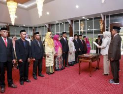 Bupati Ingatkan Anggota BPD PAW Jaga Kepercayaan Masyarakat