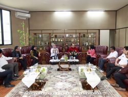 Bupati Bawakan Materi Pelatihan Kepemimpinan Administrator